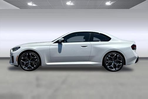 Mineral White Metallic 2025 BMW 230 230i