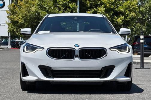 Mineral White Metallic 2025 BMW 230 230i