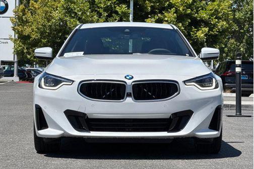 Mineral White Metallic 2025 BMW 230 230i