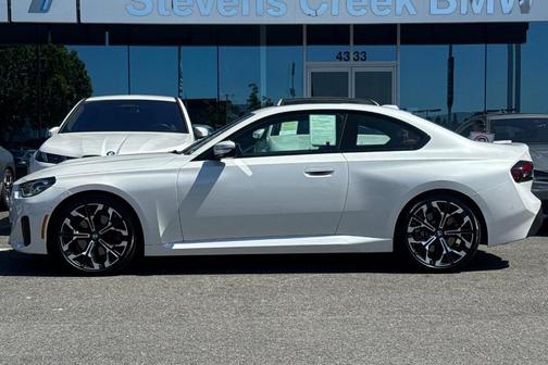 Mineral White Metallic 2025 BMW 230 230i