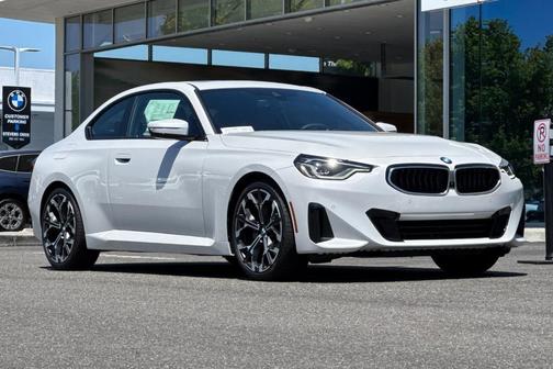 Mineral White Metallic 2025 BMW 230 230i