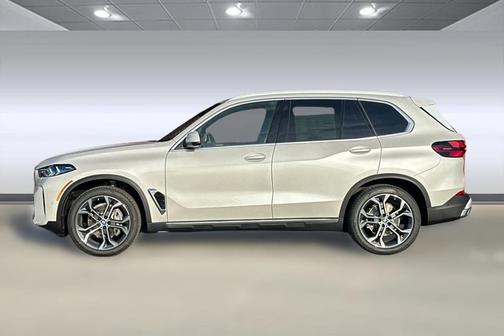 Mineral White Metallic 2026 BMW X5 xDrive40i