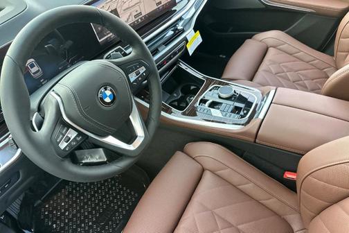 Mineral White Metallic 2026 BMW X5 xDrive40i