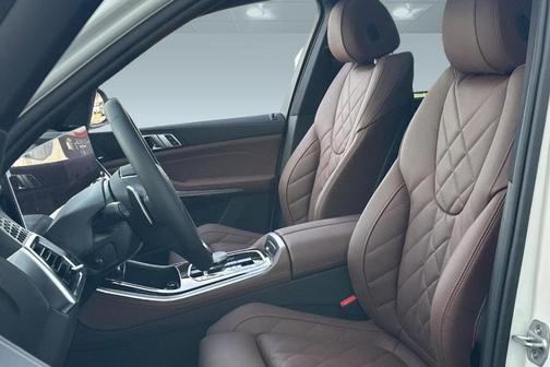 Mineral White Metallic 2026 BMW X5 xDrive40i