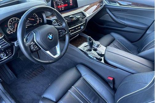 2019 BMW 540 540i