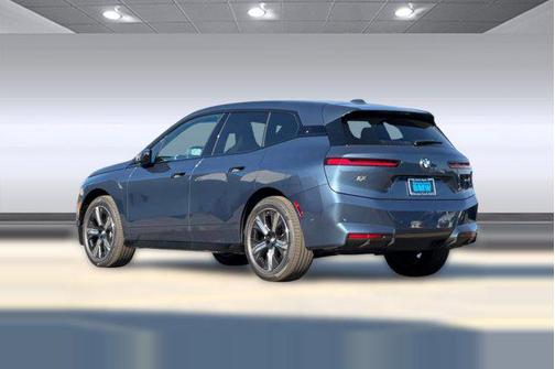 2026 BMW iX xDrive45