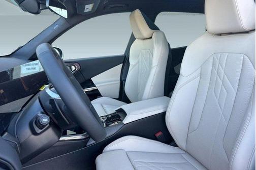 Mineral White Metallic 2026 BMW X3 30 xDrive
