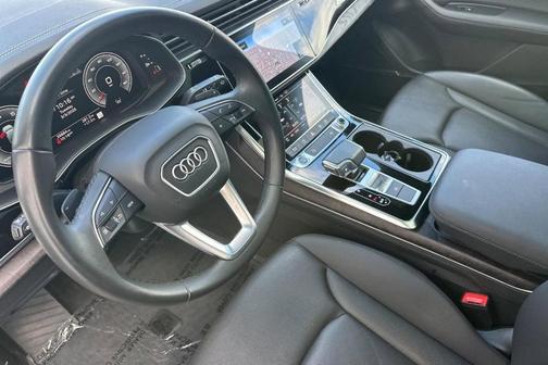 2024 Audi Q7 45 Premium Plus