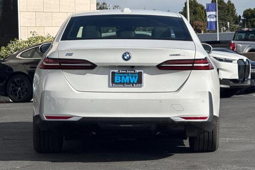 2025 BMW i5 eDrive40