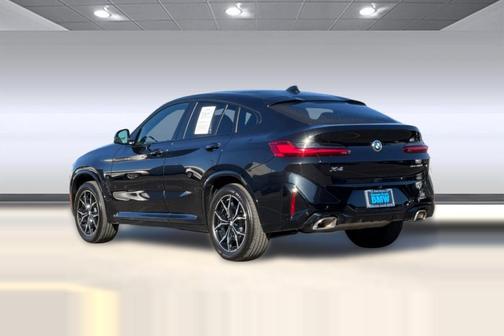 2025 BMW X4 xDrive30i