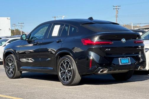 2025 BMW X4 xDrive30i
