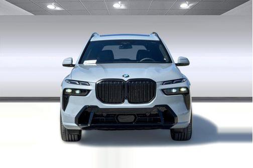 Brooklyn Grey Metallic 2027 BMW X7 xDrive40i