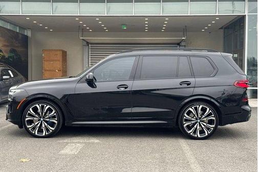 2024 BMW X7 M60i
