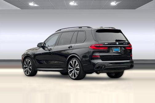 2024 BMW X7 M60i