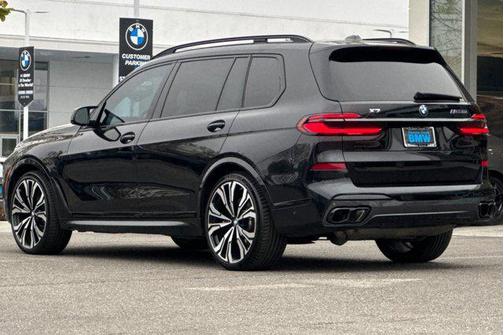 2024 BMW X7 M60i