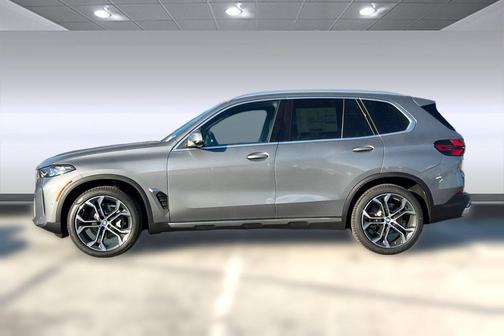 Skyscraper Grey Metallic 2026 BMW X5 xDrive40i