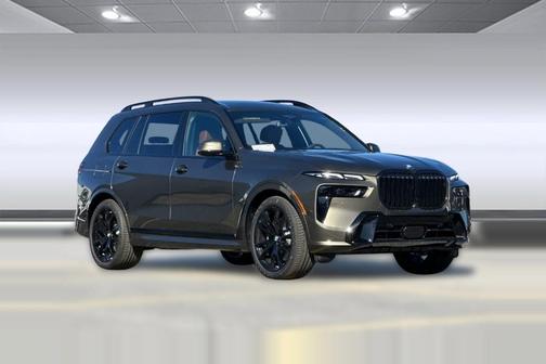 Manhattan Green Metallic 2026 BMW X7 xDrive40i