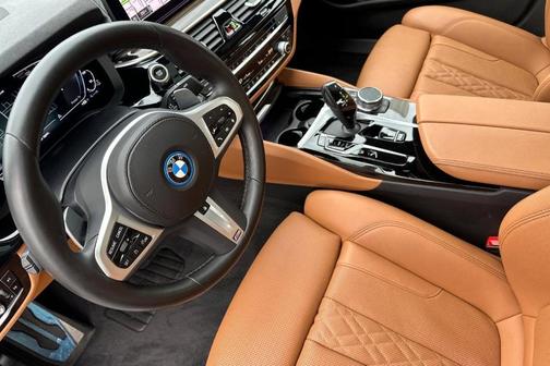 2022 BMW 530e Base