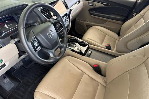 Platinum White Pearl 2022 Honda Pilot AWD Elite