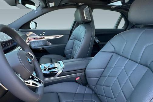 2025 BMW 760 i xDrive