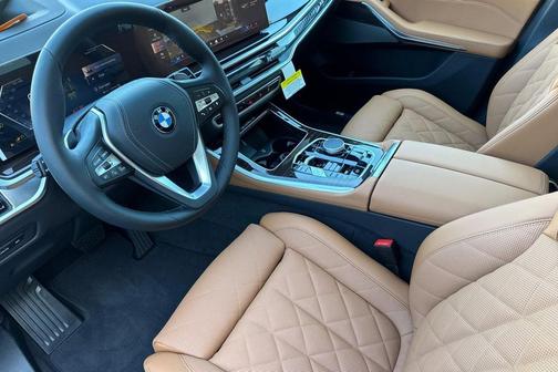 Manhattan Green Metallic 2026 BMW X5 PHEV xDrive50e