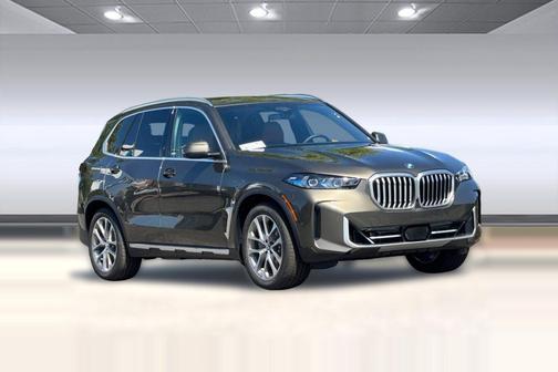 Manhattan Green Metallic 2026 BMW X5 PHEV xDrive50e