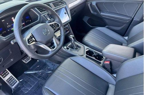 2022 Volkswagen Tiguan 2.0T SE R-Line Black