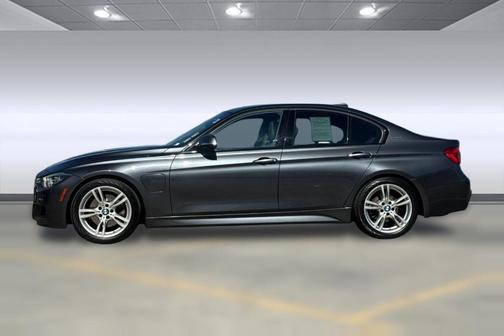 2017 BMW 330e iPerformance