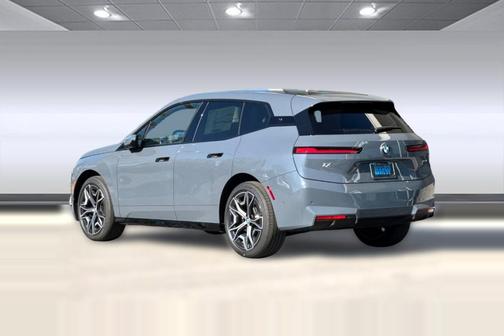 2026 BMW iX xDrive45