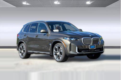 Manhattan Green Metallic 2026 BMW X5 xDrive40i