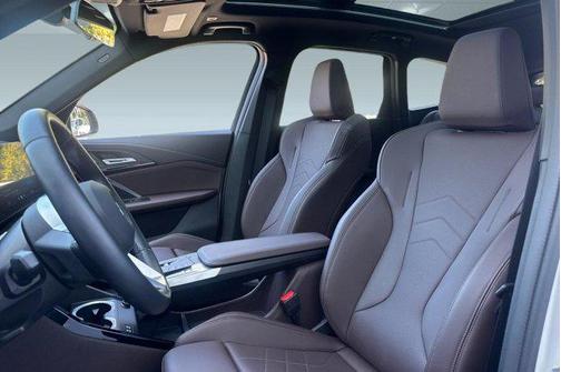 Alpine White 2025 BMW X1 xDrive28i