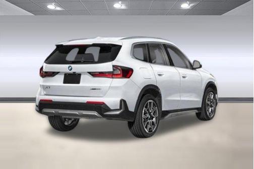 Alpine White 2025 BMW X1 xDrive28i