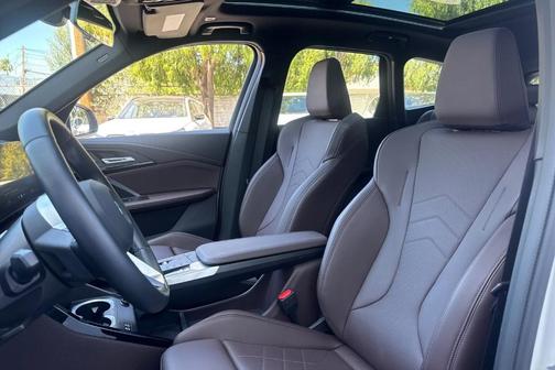 Alpine White 2025 BMW X1 xDrive28i