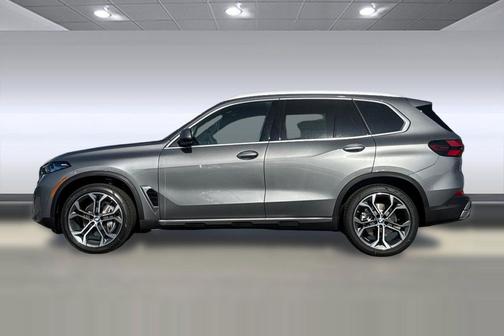 Skyscraper Grey Metallic 2026 BMW X5 xDrive40i