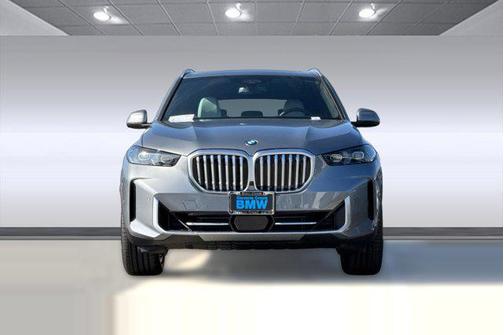 Skyscraper Grey Metallic 2026 BMW X5 xDrive40i
