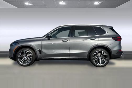 Skyscraper Grey Metallic 2026 BMW X5 xDrive40i