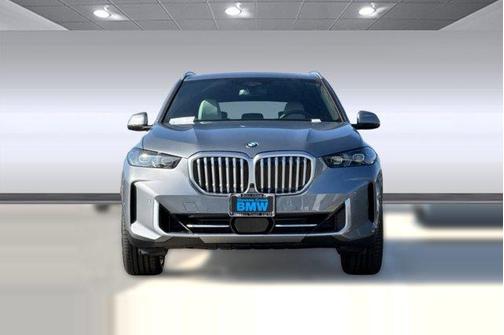 Skyscraper Grey Metallic 2026 BMW X5 xDrive40i