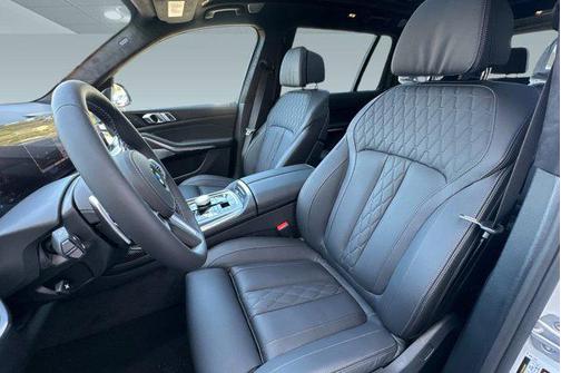 2026 BMW X7 M60i