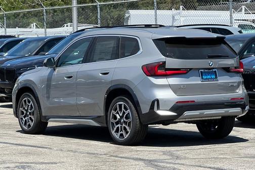 Space Silver Metallic 2025 BMW X1 xDrive28i
