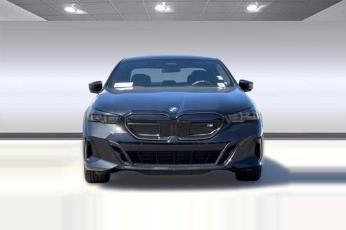 Black Sapphire Metallic 2025 BMW i5 M60