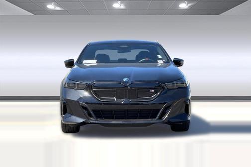 Black Sapphire Metallic 2025 BMW i5 M60