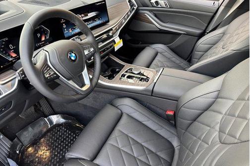 Skyscraper Grey Metallic 2026 BMW X5 xDrive40i