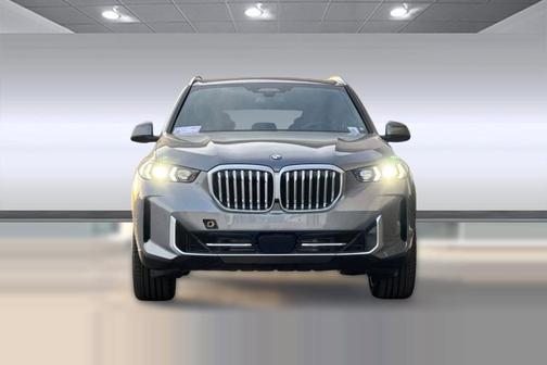 Skyscraper Grey Metallic 2026 BMW X5 xDrive40i