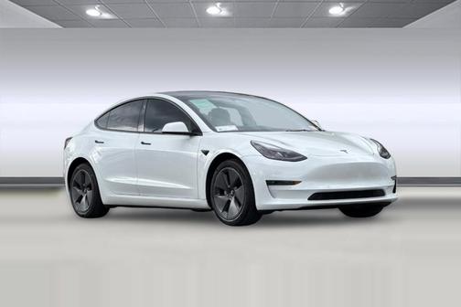 Pearl White Multi-Coat 2022 Tesla Model 3 Long Range