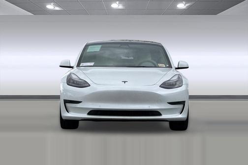 Pearl White Multi-Coat 2022 Tesla Model 3 Long Range