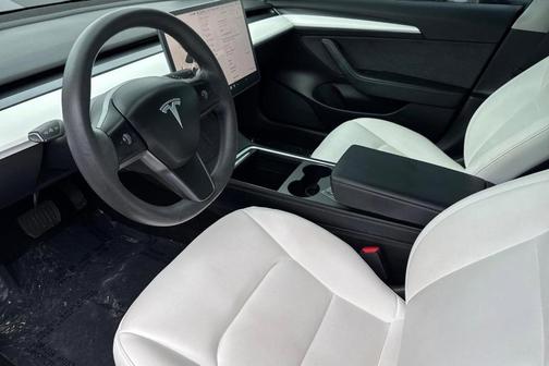 Pearl White Multi-Coat 2022 Tesla Model 3 Long Range