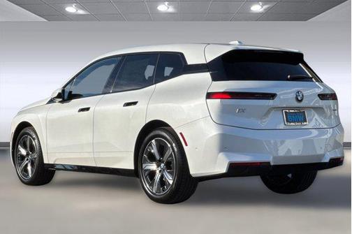 2026 BMW iX xDrive45