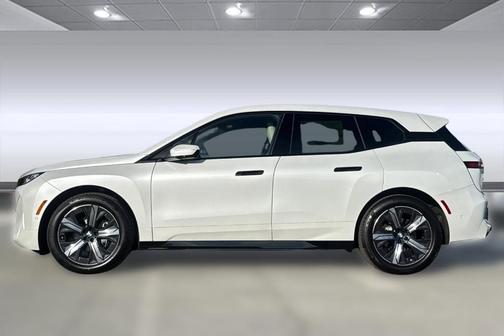 2026 BMW iX xDrive45