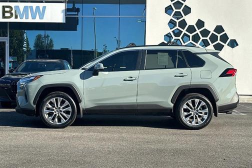 2022 Toyota RAV4 XLE Premium