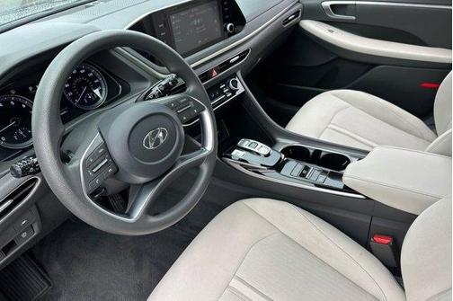 2022 Hyundai SONATA SEL